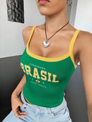 SHEIN EZwear Camiseta Cortada com Mangas Raglan e Acabamento Contrastante com Letra Gráfica Brasil Verde